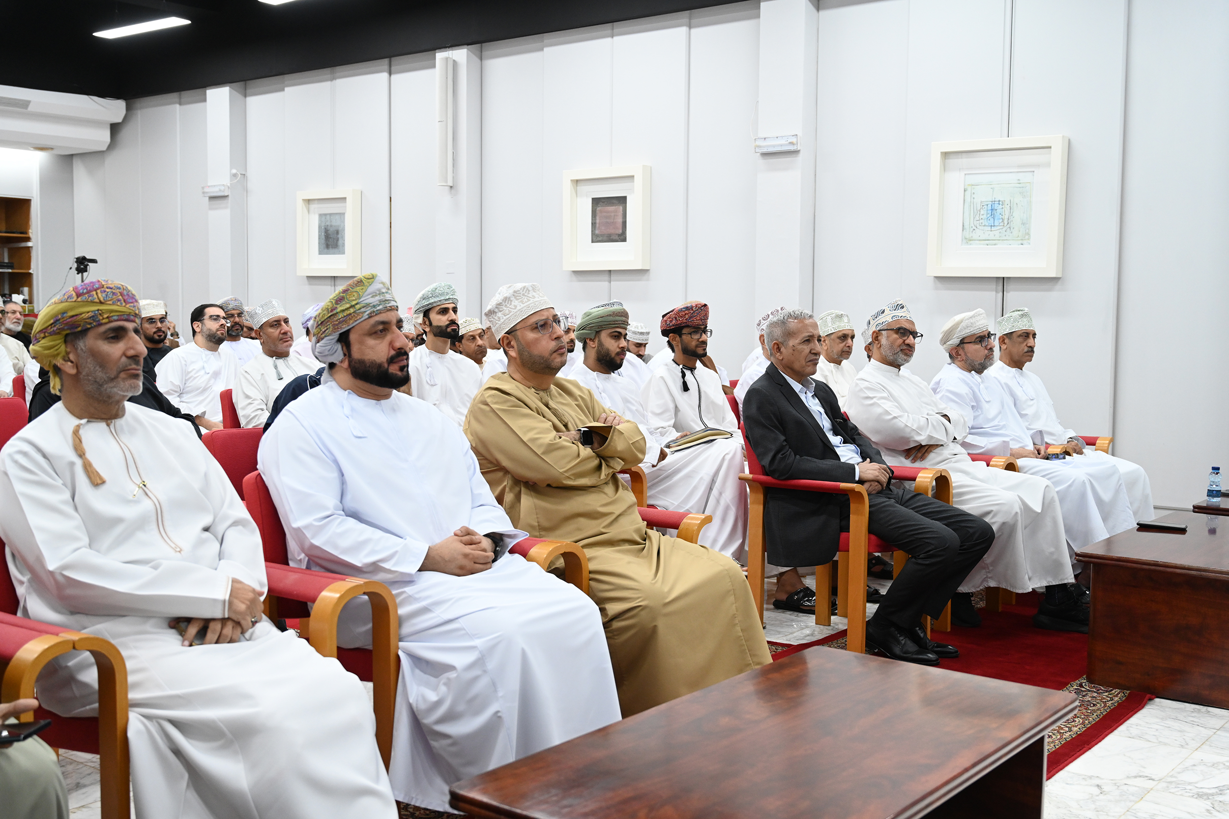 ندوة الإنسان والآخر نقد جذور التطرف